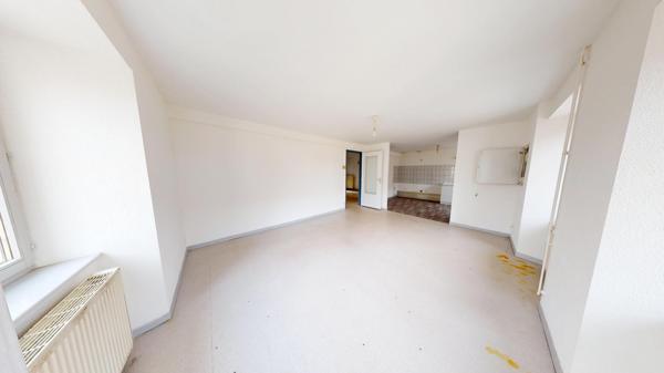 Appartement 95 m2 ,5 pièces 3 chambres , 25 m se terrain