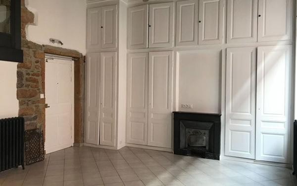 Appartement à louer    4 pièces • 54,96 m2 Lyon 4