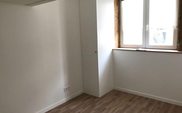 Appartement à louer    4 pièces • 54,96 m2 Lyon 4