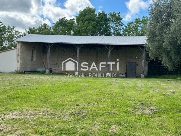 Longère avec dépendances, piscine, idéal projet de gîtes