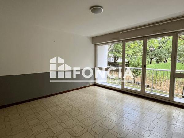 Location Appartement 3 pièces 63.2 m² - RUE COPPINGER Lormont 33310