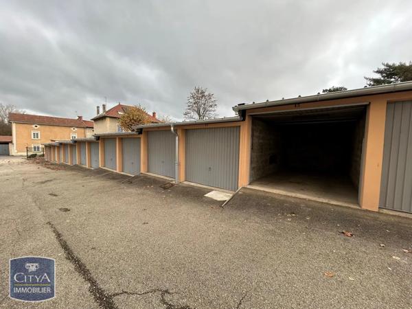 Parking à louer Pont-de-Chéruy (38230)