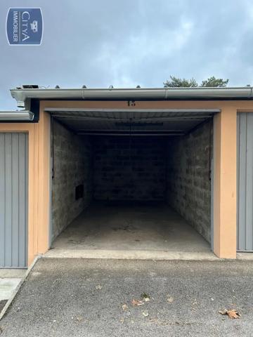 Parking à louer Pont-de-Chéruy (38230)