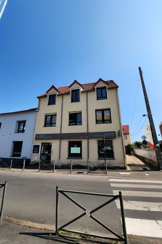 Local commercial en plein coeur de Conflans