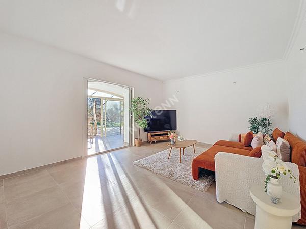 RARE ! APPARTEMENT AVEC PISCINE ET TERRAIN 370 m² SECTEUR CALME