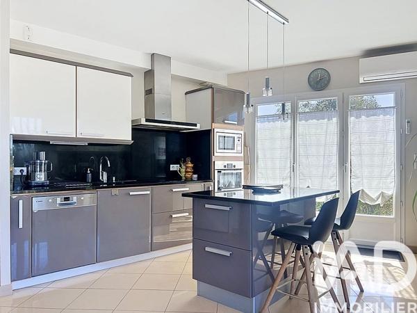 Maison à vendre 5 pièces 103 m² Saint-Cyr-l'École
