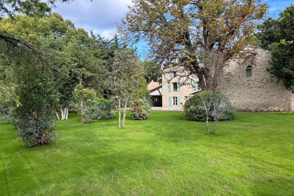 Vente Mas Uzès 8 Pièces 290 m²