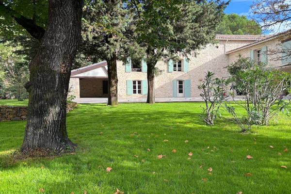 Vente Mas Uzès 8 Pièces 290 m²