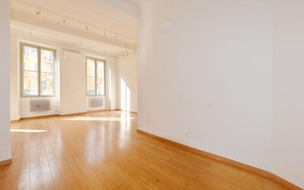 Appartement à vendre    4 pièces • 86,24 m2 Grasse