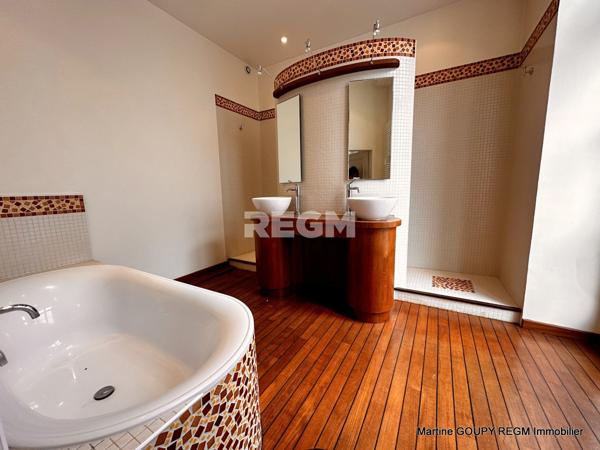 Orléans (45000) ORLEANS (45) – Centre / Cathédrale – Foncier sur 3 niveaux 360 m² /sol - Investisseurs