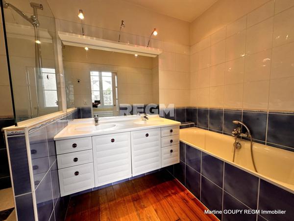 Orléans (45000) ORLEANS (45) – Centre / Cathédrale – Foncier sur 3 niveaux 360 m² /sol - Investisseurs