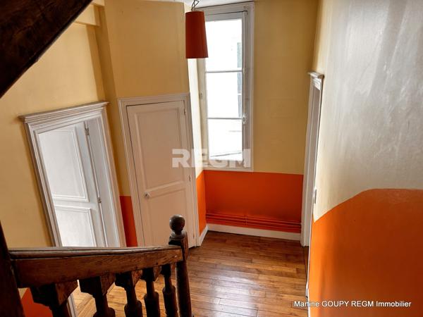 Orléans (45000) ORLEANS (45) – Centre / Cathédrale – Foncier sur 3 niveaux 360 m² /sol - Investisseurs