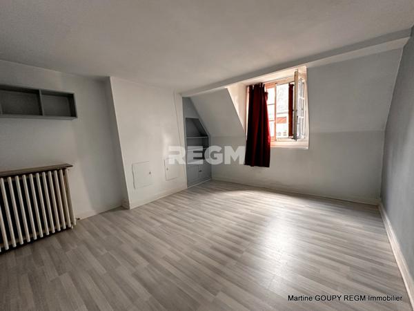 Orléans (45000) ORLEANS (45) – Centre / Cathédrale – Foncier sur 3 niveaux 360 m² /sol - Investisseurs