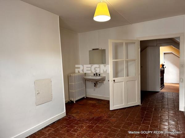 Orléans (45000) ORLEANS (45) – Centre / Cathédrale – Foncier sur 3 niveaux 360 m² /sol - Investisseurs