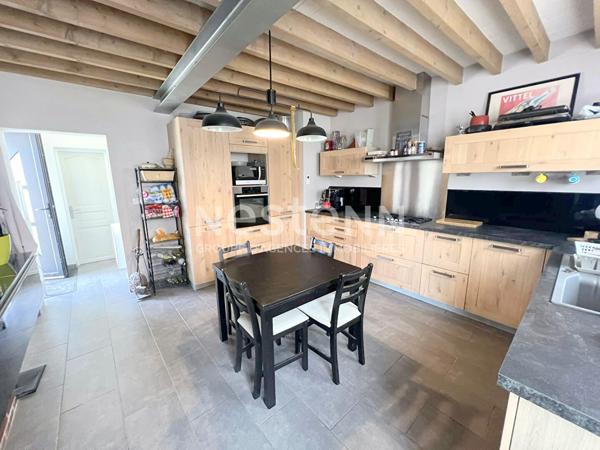Maison CHAUMONT EN VEXIN 5 pièce(s) 102 m2 + double garage + terrain de 1500 m