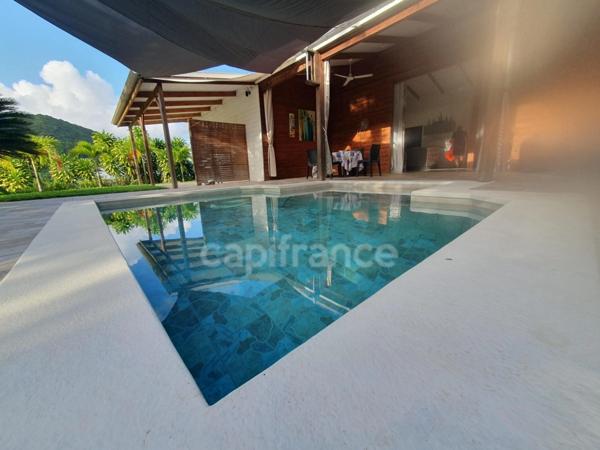 SUBERBE VILLA BIOCLIMATIQUE AVEC PISCINE + Un T2 A LE MARIN