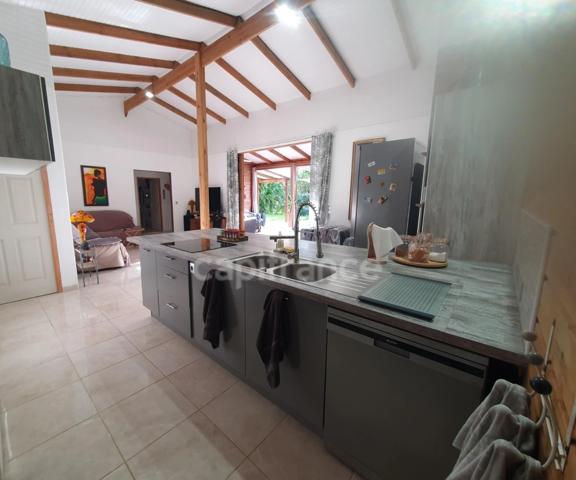 SUBERBE VILLA BIOCLIMATIQUE AVEC PISCINE + Un T2 A LE MARIN