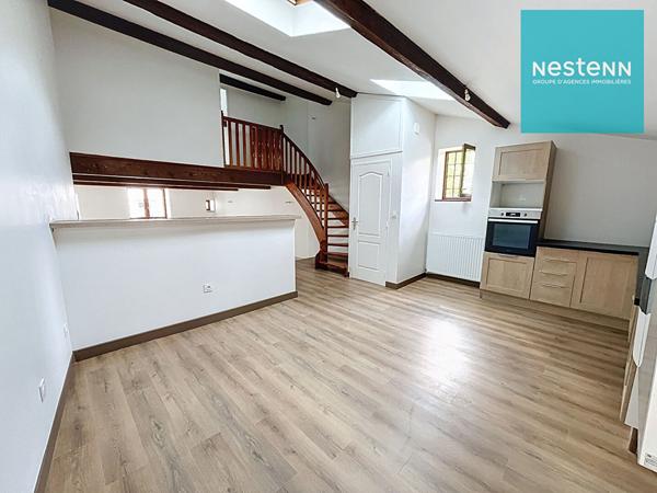 Maison de ville lumineuse avec cour privée et stationnement ! idéal pour famille - Montbrison