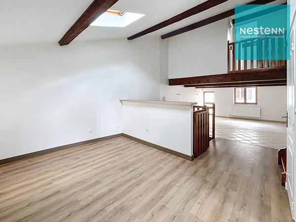 Maison de ville lumineuse avec cour privée et stationnement ! idéal pour famille - Montbrison