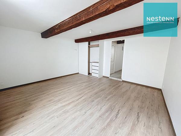 Maison de ville lumineuse avec cour privée et stationnement ! idéal pour famille - Montbrison