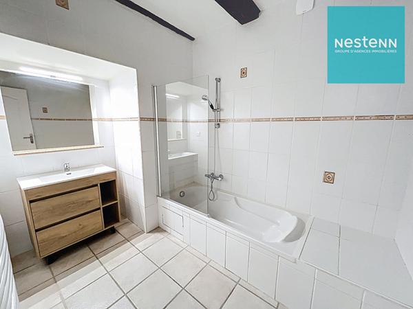 Maison de ville lumineuse avec cour privée et stationnement ! idéal pour famille - Montbrison