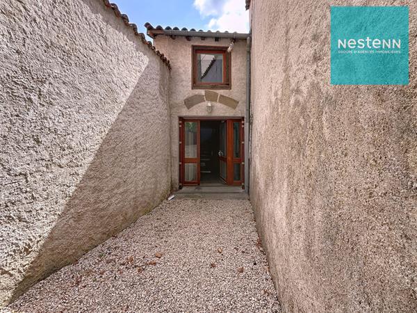 Maison de ville lumineuse avec cour privée et stationnement ! idéal pour famille - Montbrison