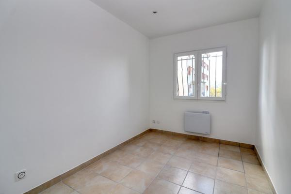 Location local commercial Conflans-Sainte-Honorine - 85 m² - 1 600 €/mois