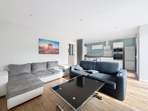 Appartement à louer La Roche Sur Yon : 4 pièces, 77m² avec 3 chambre(s) à 950€ - AJP Immobilier La Roche-sur-Yon