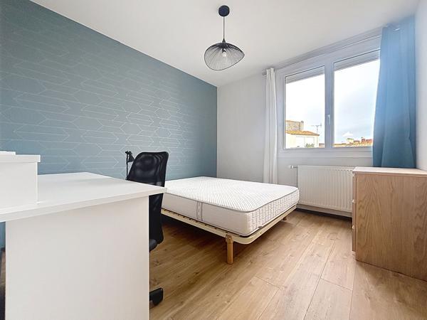 Appartement à louer La Roche Sur Yon : 4 pièces, 77m² avec 3 chambre(s) à 950€ - AJP Immobilier La Roche-sur-Yon