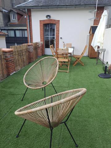 APPARTEMENT 3 pièces lumineux avec terrasse et parking au centre ville