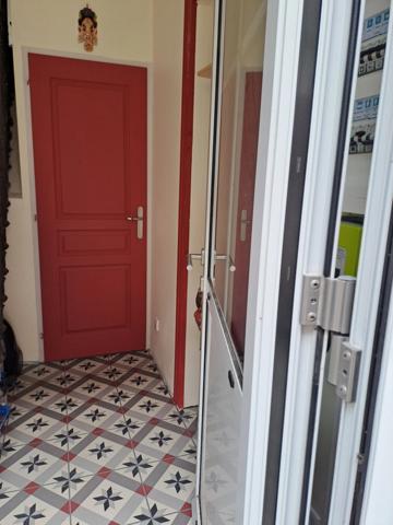 APPARTEMENT 3 pièces lumineux avec terrasse et parking au centre ville