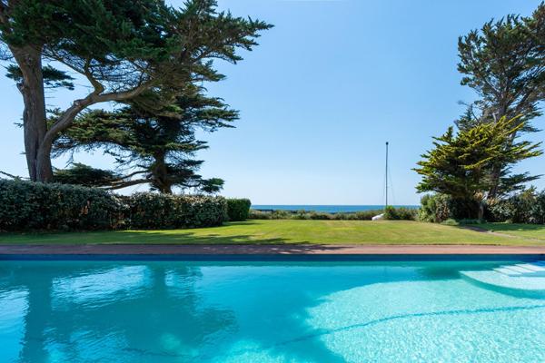 Villa d’architecte face mer sur la côte sauvage