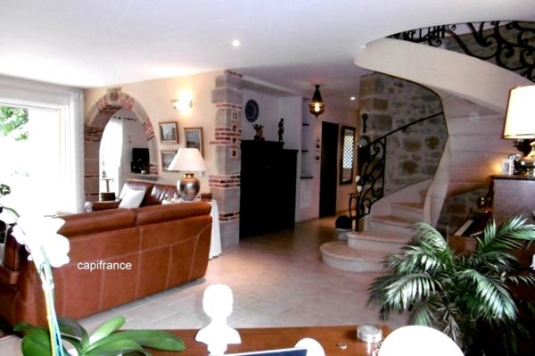 Dpt Landes (40), à vendre GEAUNE maison P6 de 185 m² - Terrain de 1 475,00 m²