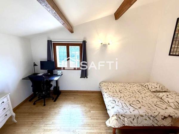 Jolie villa de 200m2 sur 1 hectare de terrain avec piscine