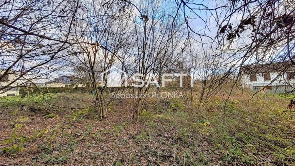 Terrain de 1800m², constructible sur 900m²