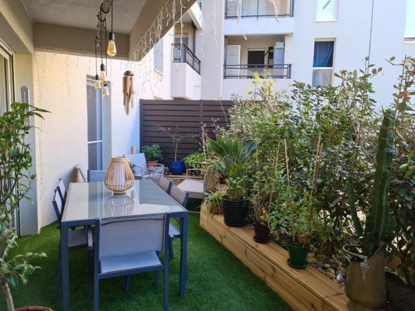Dpt Corse (20), à vendre PROPRIANO CENTRE, appartement de plain pied type 2 au calme avec terrasse