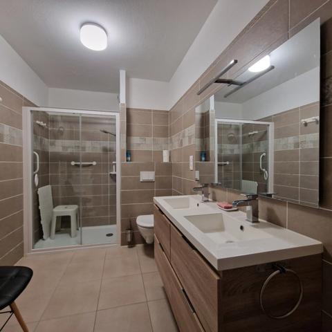 Dpt Corse (20), à vendre PROPRIANO CENTRE, appartement de plain pied type 2 au calme avec terrasse