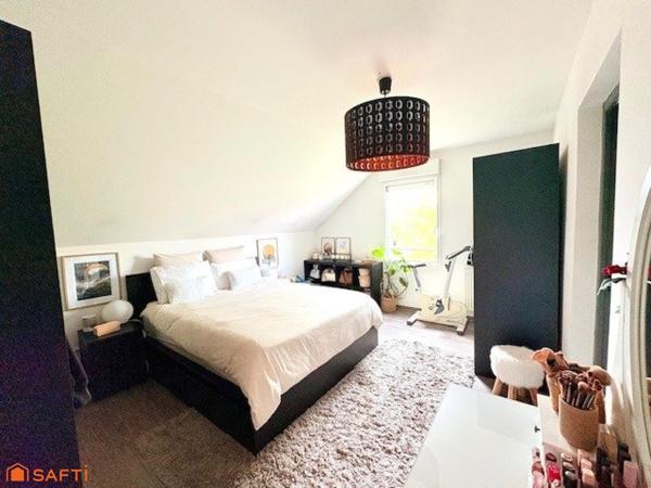 EN EXCLUSIVITÉ – Superbe pavillon individuel de 160 m² semi plain-pied à Saint-Amand-les-Eaux avec garage