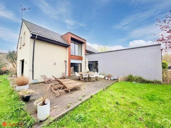 EN EXCLUSIVITÉ – Superbe pavillon individuel de 160 m² semi plain-pied à Saint-Amand-les-Eaux avec garage