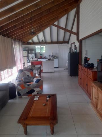 VILLA DE F4 145m², VUE PANORAMIQUE SUR LA BAIE DE FORT-DE-FRANCE