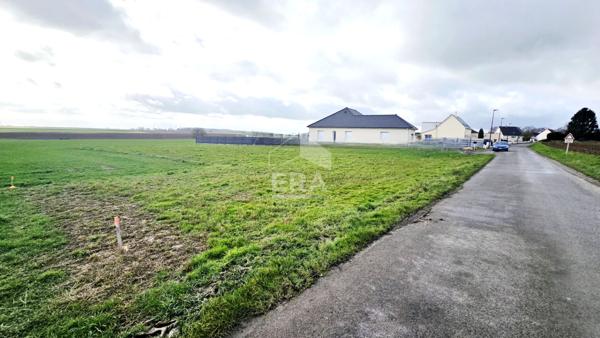 Terrain proche de St Quentin 1054 m2