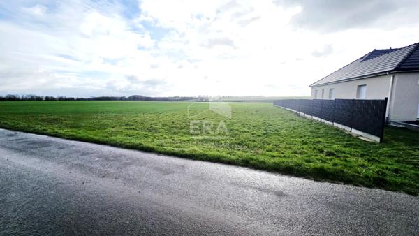 Terrain proche de St Quentin 1054 m2
