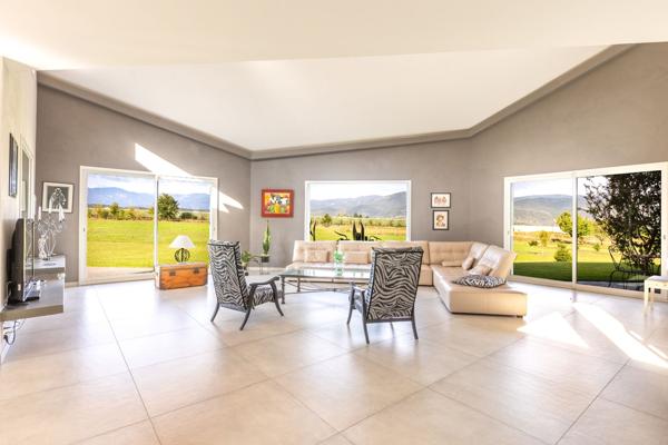 Vente Maison de luxe Vinça 6 Pièces 275 m²