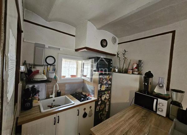 Cimm immobilier vous propose de découvrir cette adorable maison de village idéalement située au cœur d'Oraison.