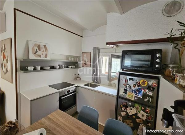 Cimm immobilier vous propose de découvrir cette adorable maison de village idéalement située au cœur d'Oraison.