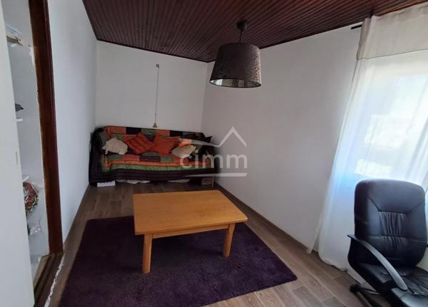 Cimm immobilier vous propose de découvrir cette adorable maison de village idéalement située au cœur d'Oraison.