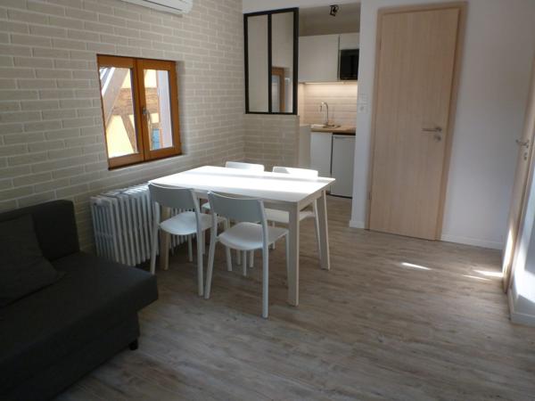 Appartement
                                                                                                                                                                                                                                                                                                                        2 pièce(s)                                                                                                                                                                                                          1 chambre(s)                                                                                                                                                                                                          21.4  m²