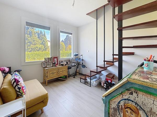 Superbe Maison  de 115 m² avec garage et parc arboré – Proche centre-ville