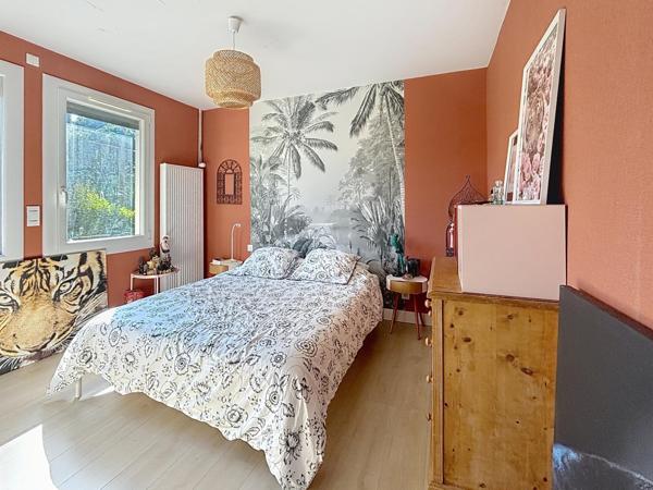 Superbe Maison  de 115 m² avec garage et parc arboré – Proche centre-ville