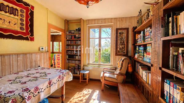 Maison sur terrain de 27 ares avec source